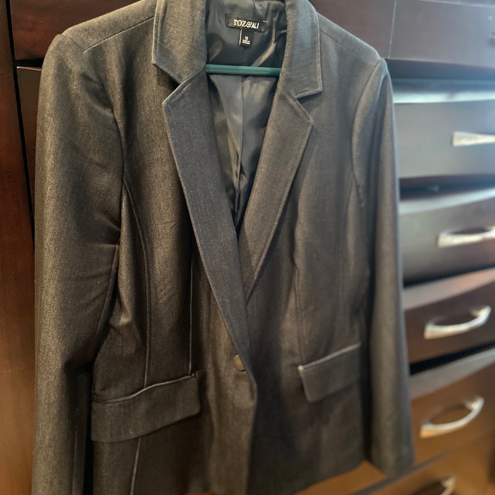 Roz & Ali Gray Tailored Blazer Classic Design